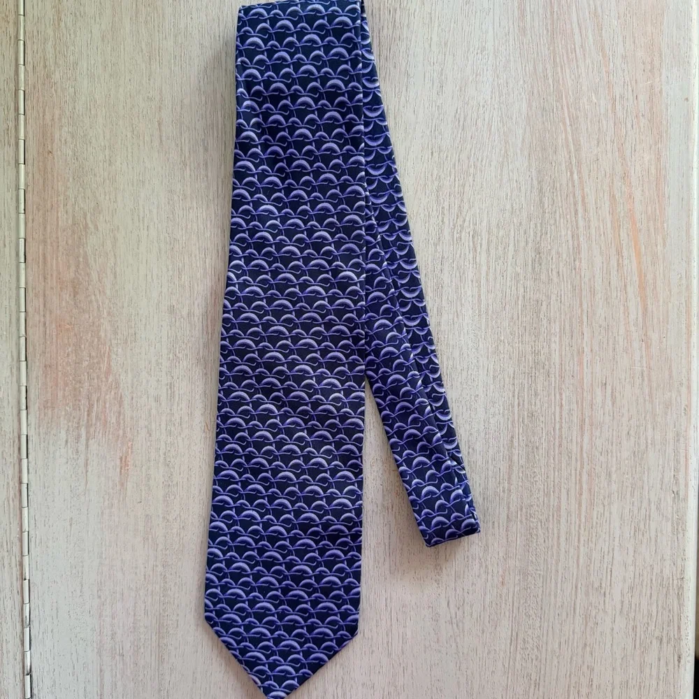 GUCCI Men’s Luxury 100% Silk Classic Tie Chain Print Purple & Navy Made In Italy
